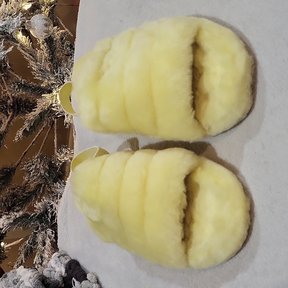 UGG Fluff Yeah Slide Neon Sandal - Picture 2 of 15